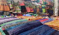 Màu sắc chợ phiên Màu sắc chợ phiên
