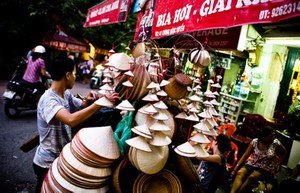 Những món quà lưu niệm đậm chất Việt Nam trong mắt khách du lịch Quốc tế