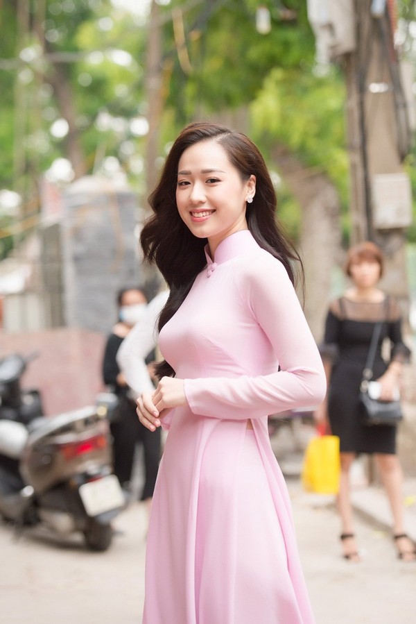 Hot girl tặng hoa Tổng thống Trump giảm 20 kg để thi Hoa hậu Hot girl tặng hoa Tổng thống Trump giảm 20 kg để thi Hoa hậu