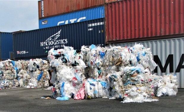 Hàng ngàn container phế liệu tồn tại cảng biển: “Núi” rác sẽ ngày một cao?