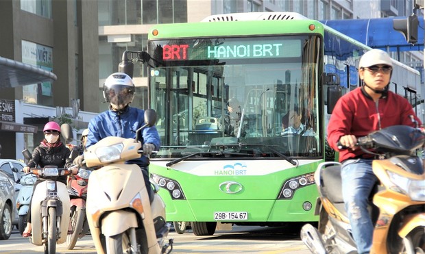 Giấc mơ tàu điện ngầm và chuyện BRT “sai đường” ở Hà Nội