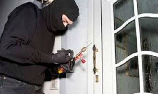 Giả làm khách viếng đám tang lấy trộm 70 triệu đồng