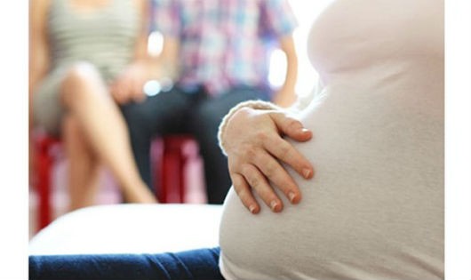 Mang thai hộ có phải cần sự đồng ý của chồng?