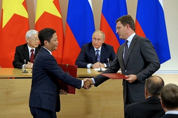 Ký kết 12 văn bản hợp tác đầu tư giữa Việt Nam - Liên bang Nga