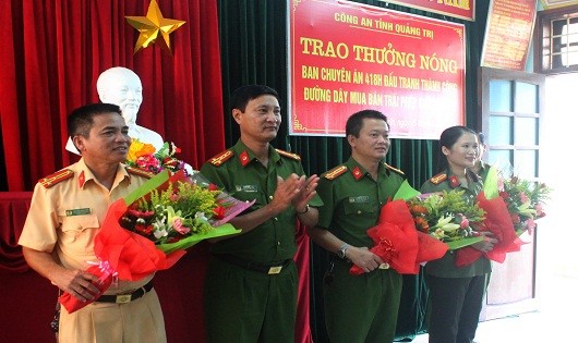 Thưởng nóng Ban chuyên án bắt vụ vận chuyển ma túy “khủng” trên tuyến biên giới Việt - Lào