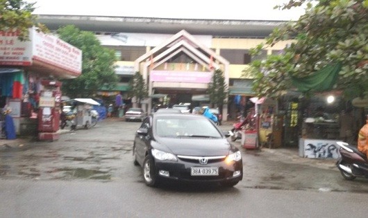 Hà Tĩnh: Tăng phí ô tô vào chợ, người dân bức xúc