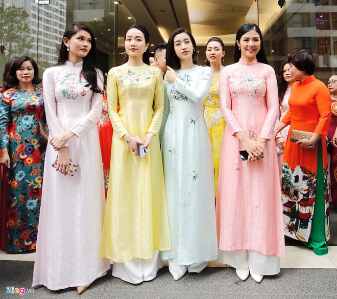 Dan xe sang, phu dau xinh dep trong le ruoc dau a hau Thanh Tu hinh anh 3