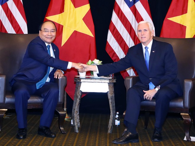 Thủ tướng Nguyễn Xuân Phúc gặp Phó Tổng thống Mỹ Mike Pence