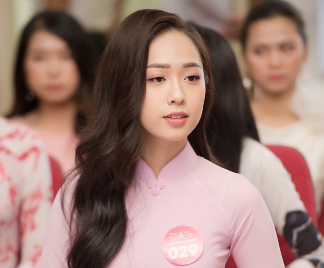 Hot girl tặng hoa Tổng thống Trump giảm 20 kg để thi Hoa hậu Hot girl tặng hoa Tổng thống Trump giảm 20 kg để thi Hoa hậu