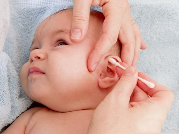 Kết quả hình ảnh cho làm sạch tai đúng cách