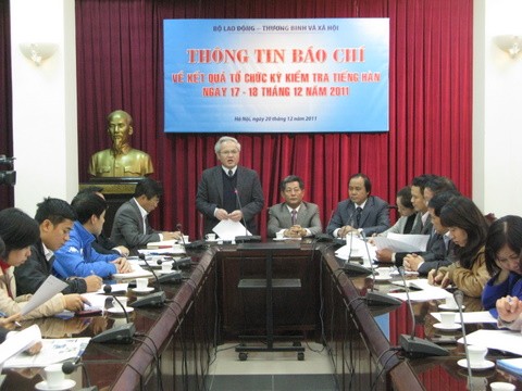 Họp báo thông tin về kỳ thi