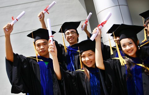 Niềm vui ngày tốt nghiệp. Ảnh: N.Trần