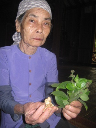 Chân dung “bà cụ tinh mắt”