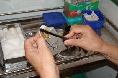 Thuốc đắp mụn đặc trị của ông Quản