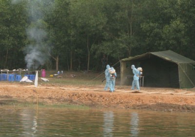 Phun thuốc khử trùng