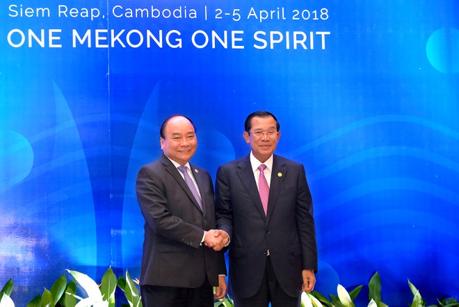 Thủ tướng gặp gỡ Thủ tướng 2 nước Campuchia và Lào