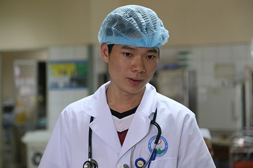 Bác sĩ Hoàng Công Lương. Ảnh: Phạm Dự.