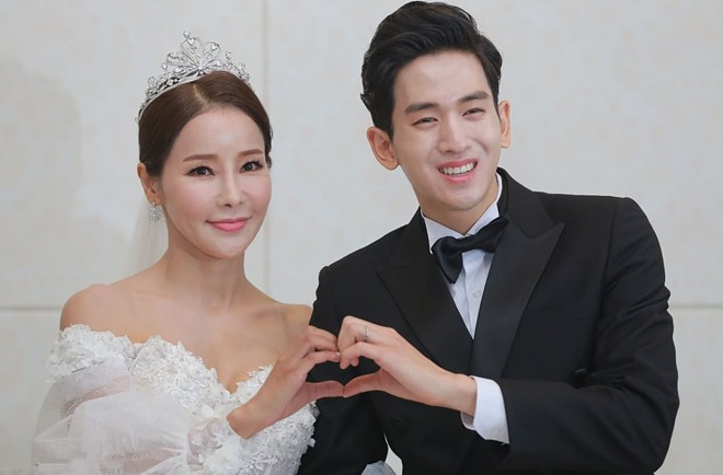 "Mỹ nhân không tuổi" cưới chồng kém 17 tuổi bất chấp gia đình hình ảnh 1 "my nhan khong tuoi" cuoi chong kem 17 tuoi bat chap gia dinh hinh anh 1