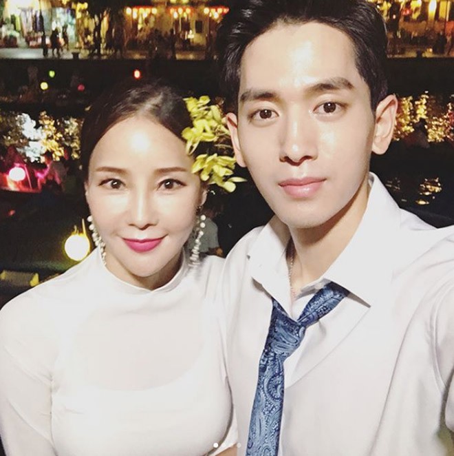 "Mỹ nhân không tuổi" cưới chồng kém 17 tuổi bất chấp gia đình hình ảnh 9 "my nhan khong tuoi" cuoi chong kem 17 tuoi bat chap gia dinh hinh anh 9