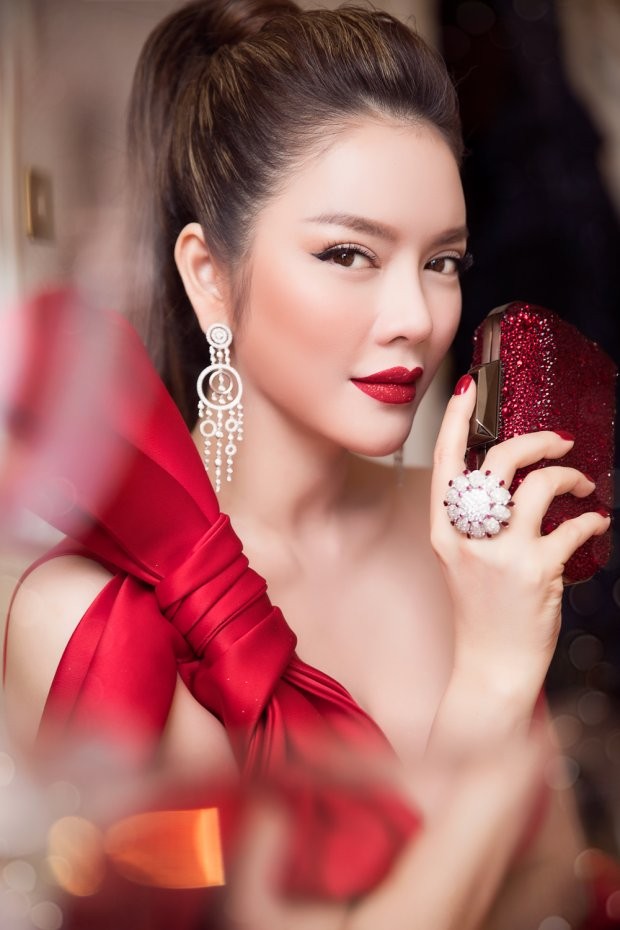 Những mỹ nhân Việt “muối mặt” vì nói dối, dang dở đường học hành hình ảnh 2 nhung my nhan viet “muoi mat” vi noi doi, dang do duong hoc hanh hinh anh 2
