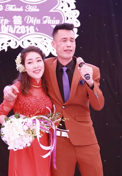 Hiệp Gà bị vợ 3 kém 11 tuổi tố "quỵt nợ" trăm triệu, xé giấy khai sinh con hình ảnh 3 hiep ga bi vo 3 kem 11 tuoi to "quyt no" tram trieu, xe giay khai sinh con hinh anh 3