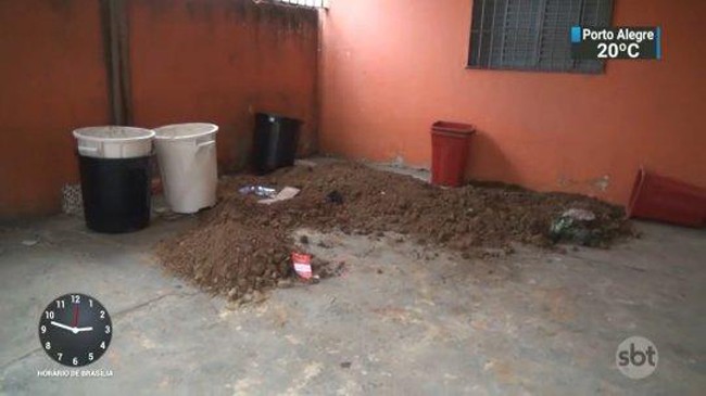 Mảnh sân trong ngôi nhà cho thuê ở Sao Paulo, nơi hai nghi phạm chôn Marcia Miranda hồi tháng 10. Ảnh: sbt.