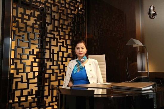 Giữa bão ly hôn nghìn tỷ, vợ "vua cà phê" Trung Nguyên gây ấn tượng vì đẹp, mặc sang hình ảnh 4 giua bao ly hon nghin ty, vo "vua ca phe" trung nguyen gay an tuong vi dep, mac sang hinh anh 4