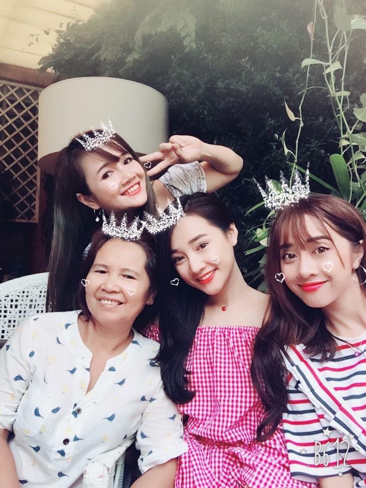 Nhã Phương chia sẻ xúc động về người mẹ ở quê lo cho con gái hình ảnh 6 nha phuong chia se xuc dong ve nguoi me o que lo cho con gai hinh anh 6