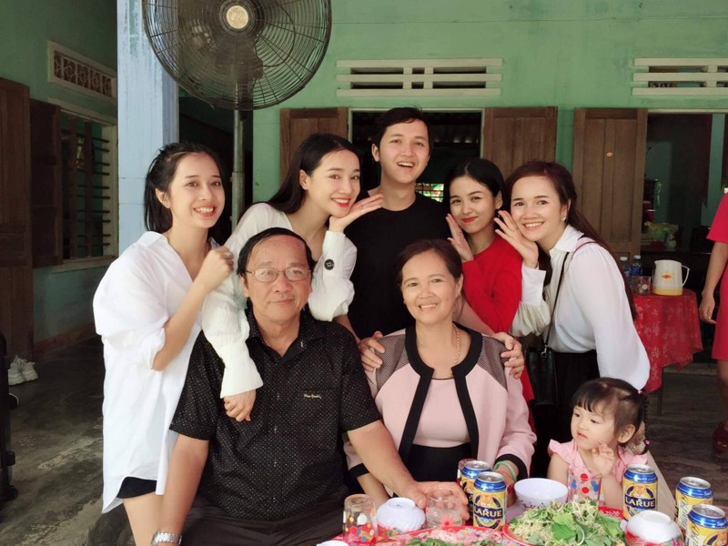 Nhã Phương chia sẻ xúc động về người mẹ ở quê lo cho con gái hình ảnh 4 nha phuong chia se xuc dong ve nguoi me o que lo cho con gai hinh anh 4
