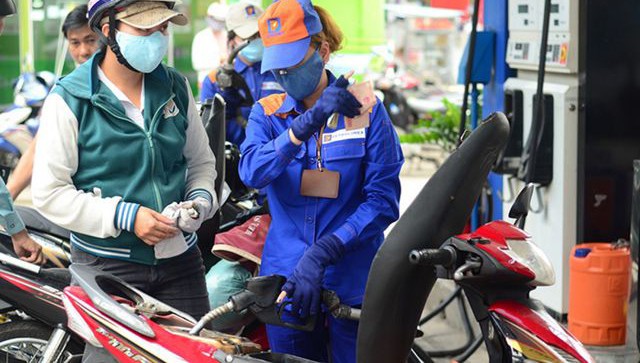 Giá xăng có thể tiếp tục giảm mạnh vào ngày mai