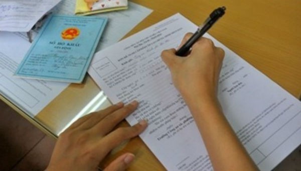 Đăng ký khai sinh cho trẻ: Không tùy tiện yêu cầu thêm giấy tờ
