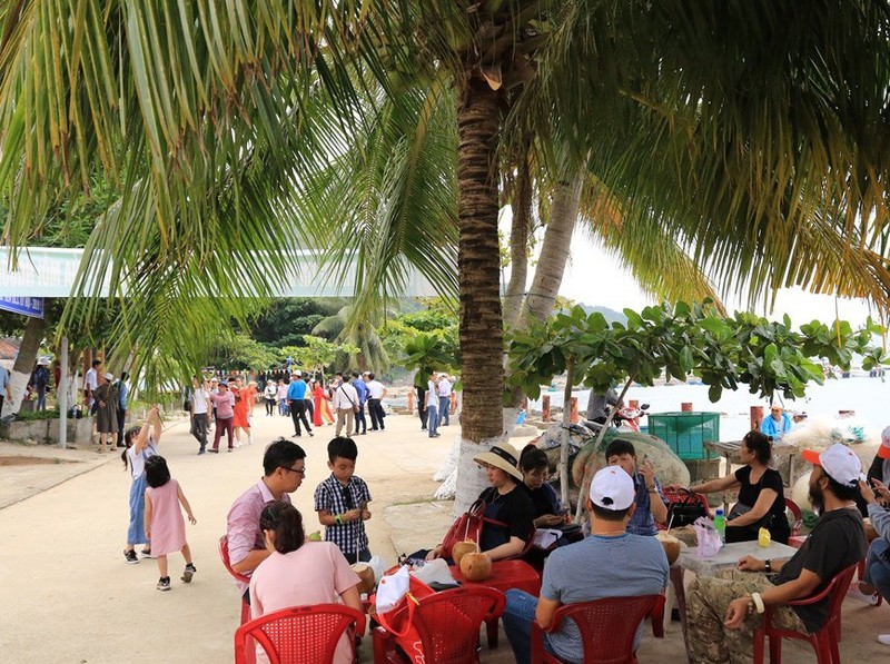 Xã đảo Cù Lao Chàm đón lượng khách 'khủng' dịp lễ Giỗ tổ