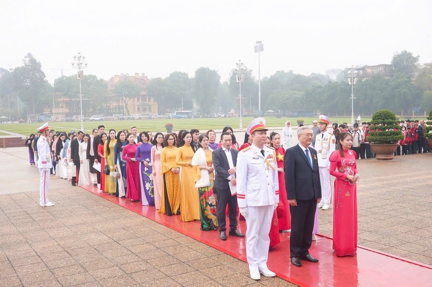 NTK Hoàng Ly và hành trình đưa áo dài Việt vươn xa Báo Pháp luật Việt