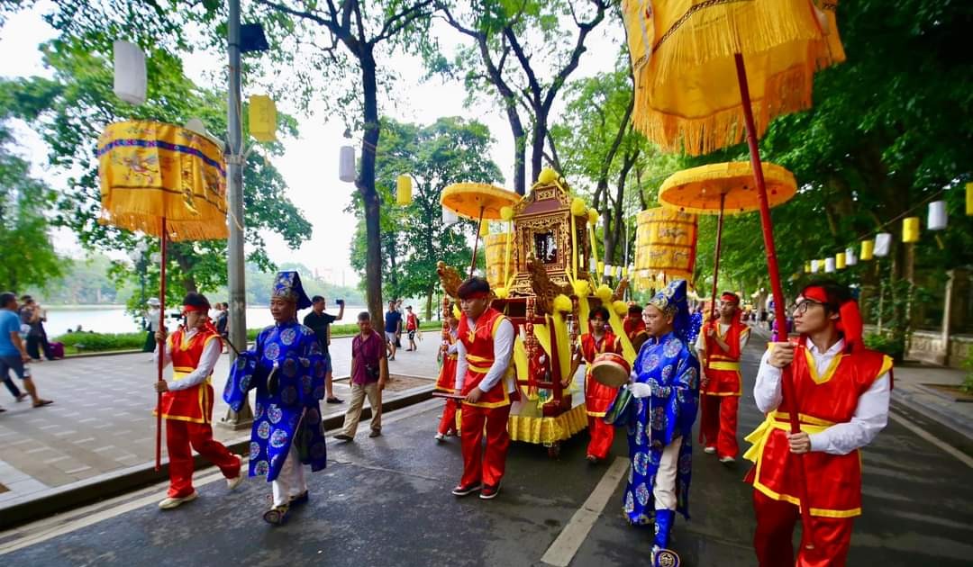 เทศกาลเฉลิมฉลองครบรอบ 595 ปีของการราชาภิเษกของพระเจ้า Le Thai To