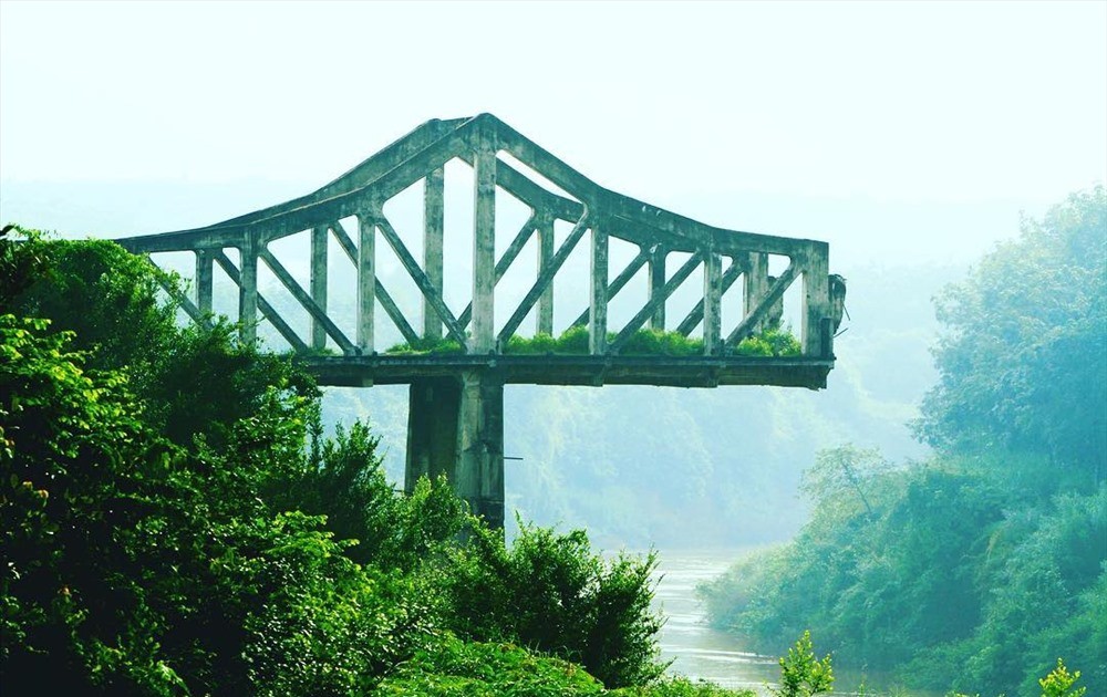 Cầu gãy Sông Bé: Từ “chứng nhân” lịch sử đến thắng cảnh có sức hút kỳ lạ