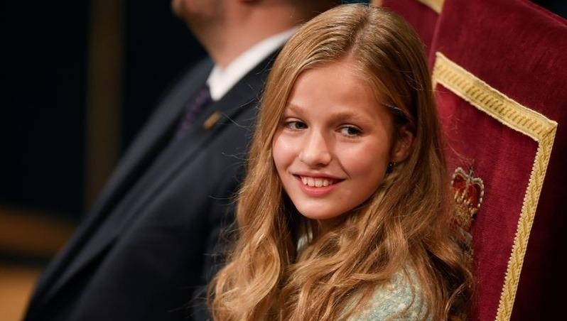 Nàng công chúa HOT nhất hiện nay 15 tuổi đã nắm trong tay vận mệnh của đất  nước đánh bại con gái nhà Công nương Kate