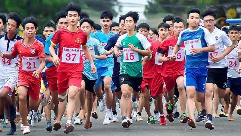 Bạn yêu thích chạy marathon và muốn khám phá những điểm đến mới? Cùng tham gia tour du lịch chạy marathon với Báo Pháp luật Việt Nam điện tử và đừng quên xem hình ảnh liên quan đến từ khóa \