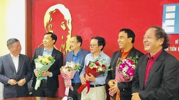 Lãnh đạo mới: Bạn có muốn biết thêm chi tiết về những quyết định đưa ngành điện ảnh Việt Nam phát triển mạnh mẽ hơn nữa? Hãy tham gia buổi hội thảo của các nhà lãnh đạo mới, nơi bạn có thể nghe những tiếng nói hứa hẹn cho sự phát triển của điện ảnh Việt Nam.