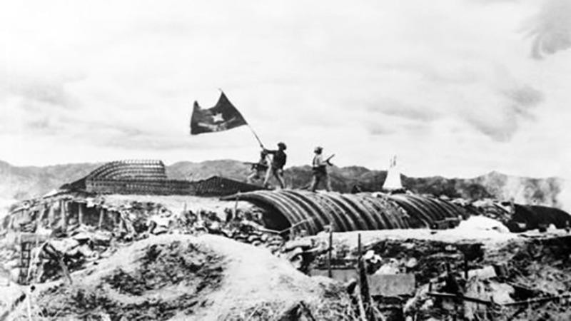 Điện Biên Phủ lịch sử - một phần không thể thiếu trong lịch sử Việt Nam. Hãy cùng tham gia chiêm ngưỡng những hình ảnh về Điện Biên Phủ để hiểu rõ hơn về sự kiên trung của người lính Việt Nam và cảm nhận sức mạnh của chủ nghĩa dân tộc.