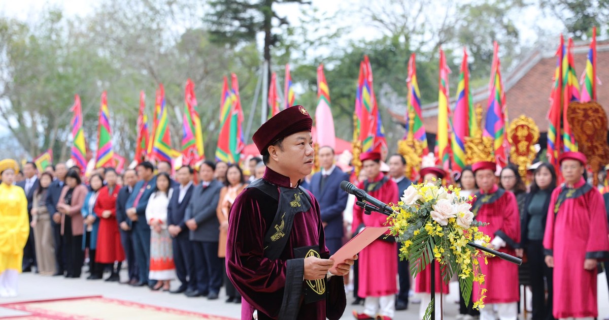 Khai hội Đền Mẫu Âu Cơ