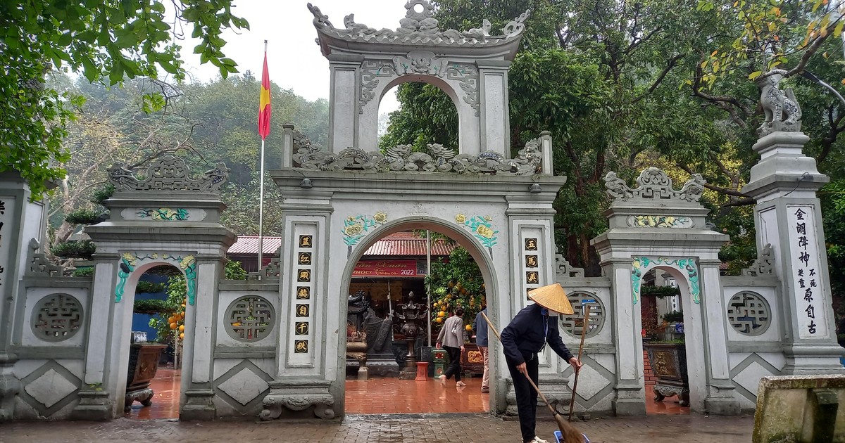 Ông Hoàng Mười Hà Tĩnh - Khám Phá Văn Hóa, Lễ Hội Và Mẫu Văn Khấn Đặc Sắc