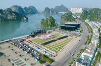 Một góc TP Hạ Long nhìn từ trên cao.