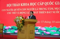 GS.TS Nguyễn Xuân Thắng, Uỷ viên Bộ Chính trị phát biểu khai mạc và đề dẫn Hội thảo.