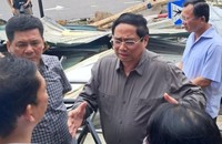 Thủ tướng về nơi tâm bão đổ bộ, chỉ đạo khắc phục hậu quả