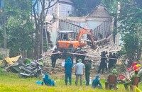 Lực lượng chức năng phong toả hiện trường để điều tra nguyên nhân.