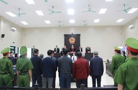 Cảnh phiên tòa.
