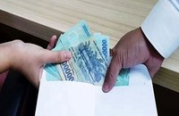 Bắt quả tang 1 thẩm phán nhận hối lộ