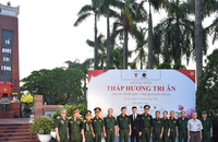 Ông Jack Dũng, Chủ tịch Công ty Cổ phần Hệ sinh thái Salepro, Trưởng Ban tổ chức cùng Trung tướng Hoàng Khánh Hưng, Chủ tịch Hội Hỗ trợ gia đình Liệt sĩ Việt Nam; Trung tướng Trần Tuấn Hùng, Phó Chủ tịch Hội Hỗ trợ gia đình Liệt sĩ Việt Nam và các thương, bệnh binh.