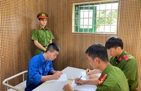 Lê Tùng Lâm tại cơ quan điều tra. Ảnh Công an tỉnh Đắk Nông.