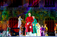 Trình diễn áo dài Huế tại tuần lễ Festival Nghệ thuật quốc tế huế 2024